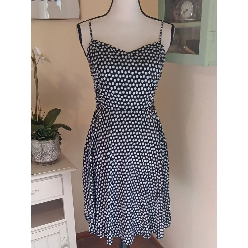 Old Navy Clamshell Sundress. Beachy. Summer. Cruise.